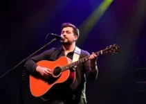 Dimi Zumquê apresenta show em Mococa